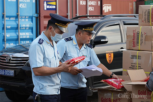 Supervision and anti-smuggling of tax refunded goods at the airport