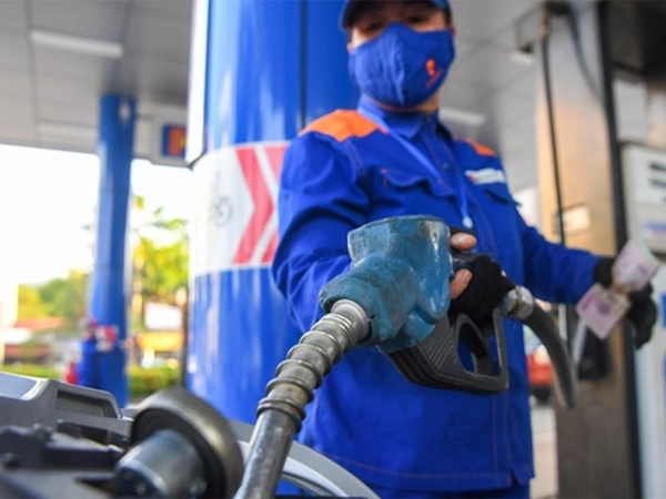 Maintain the same gasoline import tax, reduce oil import tax from May 21, 2015